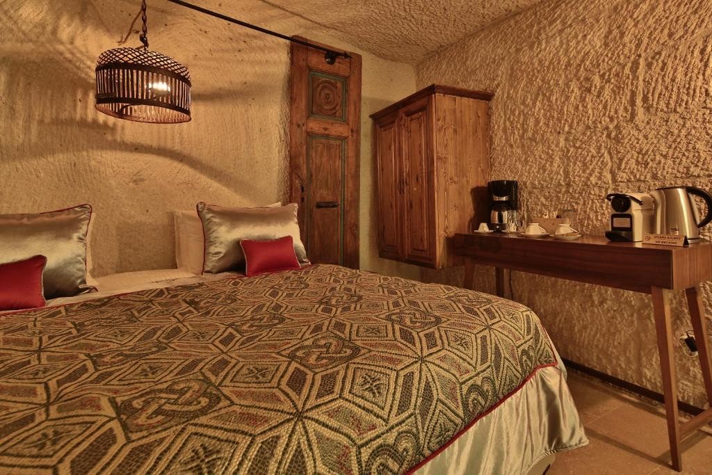 Nespresso machine and filter coffee in the bookable Deluxe King Suite at The Owl Cave Hotel, Göreme